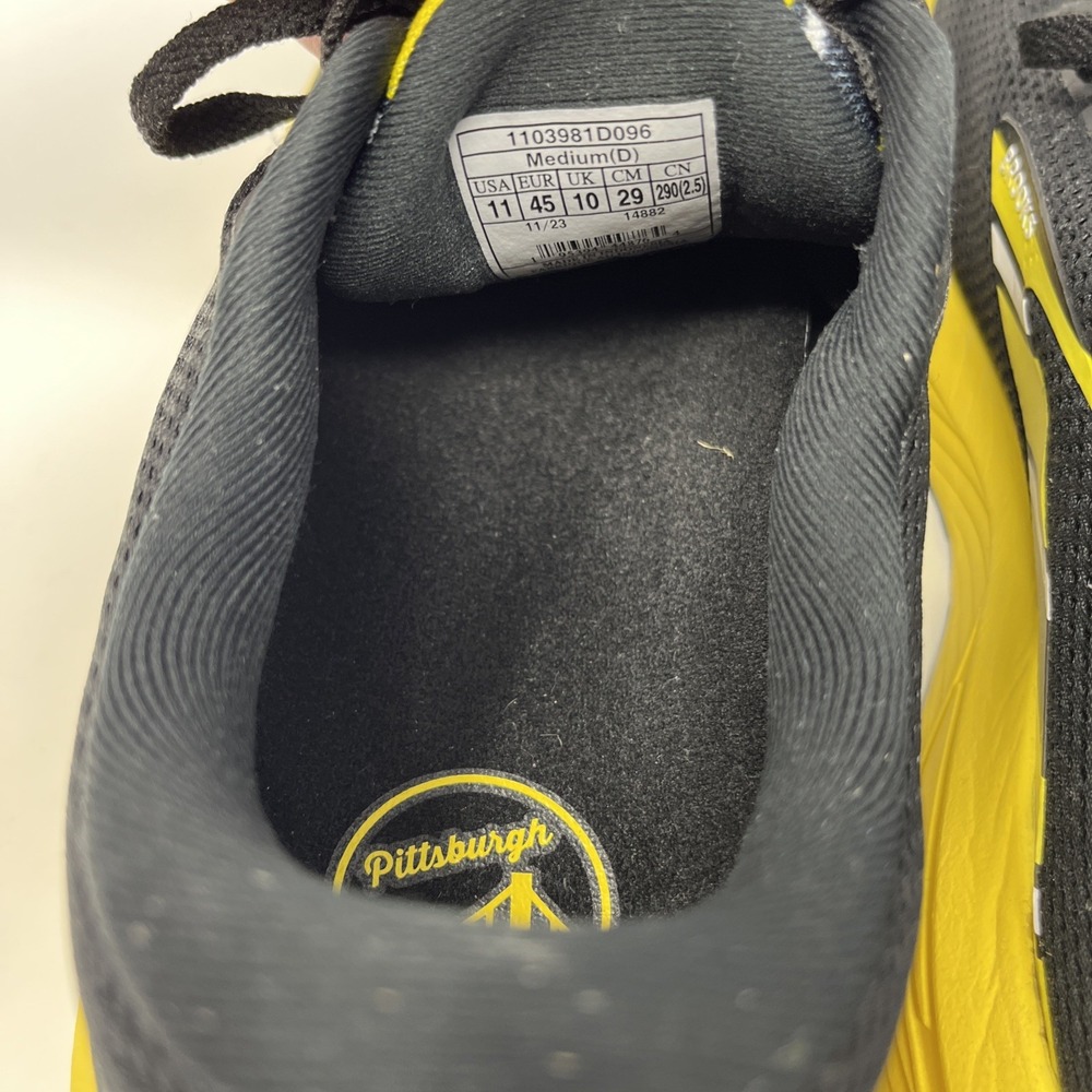Brooks Black and Yellow Athletic Shoes Size 11 - Picture 5 of 16